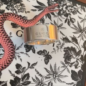 Gucci ring SIZE 7